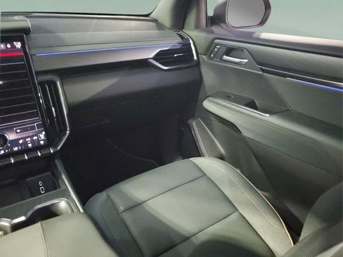 Used 2025 GMC Acadia AT4 image 14