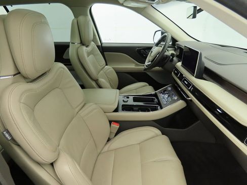 Used 2023 Lincoln Aviator Reserve w/ Equipment Group 201A AWD/4WD image 22