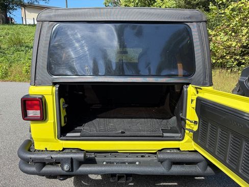 Used 2022 Jeep Wrangler Unlimited Sport image 19