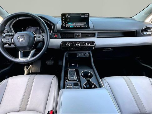 Used 2025 Honda Pilot EX-L image 7