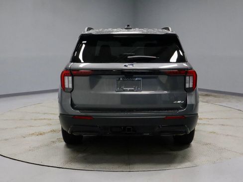 Used 2025 Ford Explorer ST-Line image 9