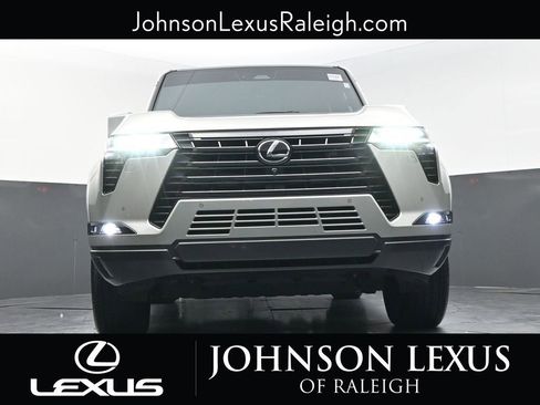 Used 2024 Lexus GX 550 w/ Cold Area Package AWD/4WD image 16