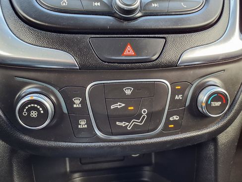 Used 2020 Chevrolet Equinox LT FWD image 7