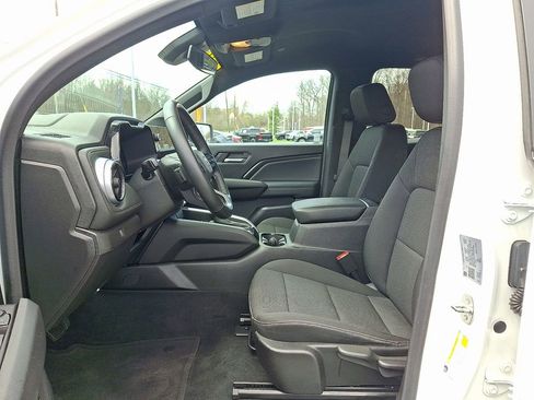 Used 2024 Chevrolet Colorado LT RWD image 14
