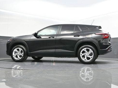 Certified 2025 Chevrolet Trax LS w/ LS Convenience Package image 36