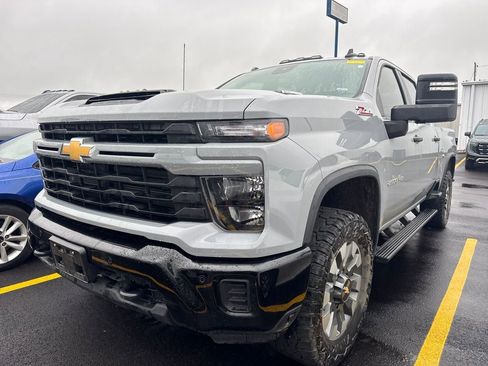 Used 2025 Chevrolet Silverado 2500 Custom w/ Custom Value Package AWD/4WD image 1