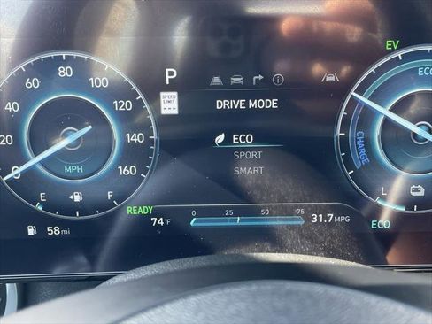 New 2025 Hyundai Elantra Limited image 34