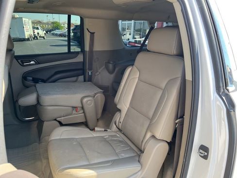Used 2019 Chevrolet Suburban Premier AWD/4WD image 23
