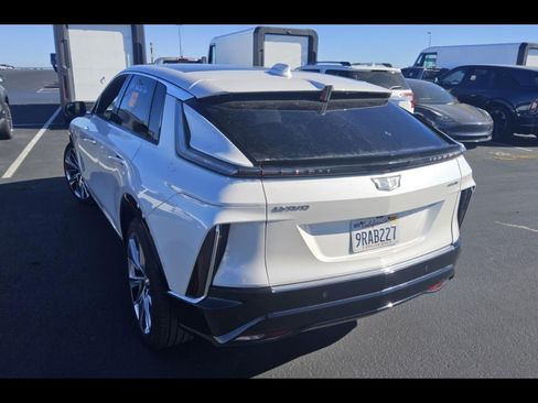 Used 2024 Cadillac Lyriq Luxury RWD image 7