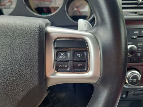 Used 2014 Dodge Challenger SXT RWD image 19