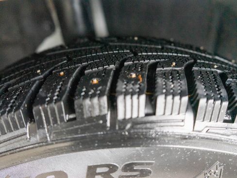 Used 2023 Nissan Versa S w/ Trunk Package image 31