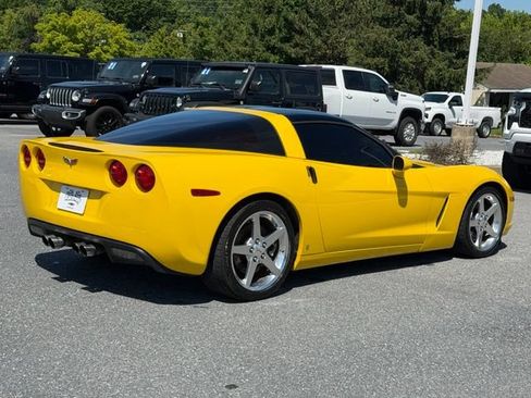 Used 2007 Chevrolet Corvette Coupe w/ Preferred Equipment Group RWD image 12