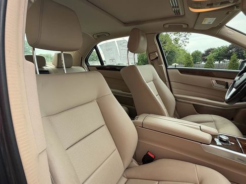 Used 2014 Mercedes-Benz E 350 4MATIC Sedan image 31