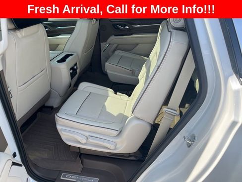 Used 2024 GMC Yukon Denali w/ Advanced Technology Package image 7
