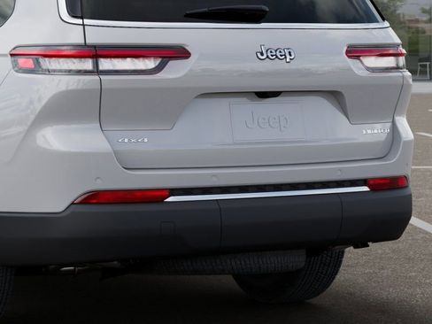 New 2025 Jeep Grand Cherokee L Limited w/ Luxury Tech Group II AWD/4WD image 13