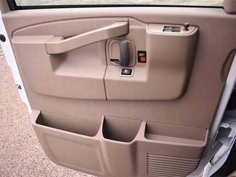 New 2025 Chevrolet Express 2500 Extended image 28