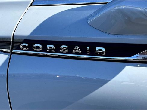 Used 2025 Lincoln Corsair AWD image 26