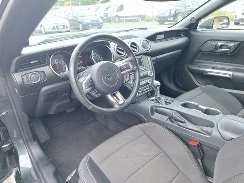 Used 2016 Ford Mustang Convertible RWD image 8