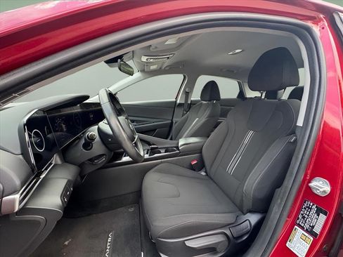 Used 2023 Hyundai Elantra SEL w/ Convenience Package FWD image 16