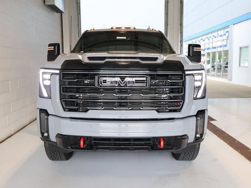 Used 2024 GMC Sierra 2500 AT4 w/ AT4 Premium Plus Package AWD/4WD image 5