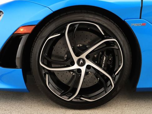 Used 2024 McLaren 750S Spider RWD image 44