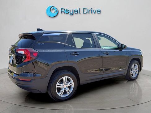Used 2024 GMC Terrain SLE AWD/4WD image 6