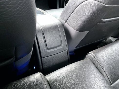 Used 2011 Ford Mustang GT Premium w/ Comfort Pkg image 28