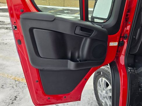 New 2025 RAM ProMaster 2500 w/ Quick Order Package 22G SLT image 12