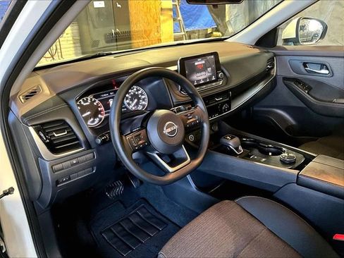 Used 2022 Nissan Rogue SV image 14