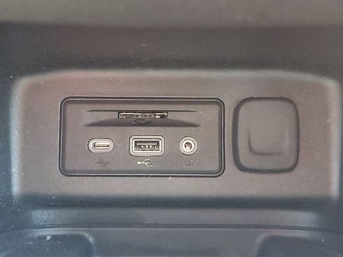 Certified 2023 Chevrolet Equinox Premier w/ LPO, Floor Liner Package image 29