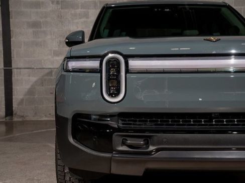 Used 2026 Rivian R1T Premium AWD/4WD image 15