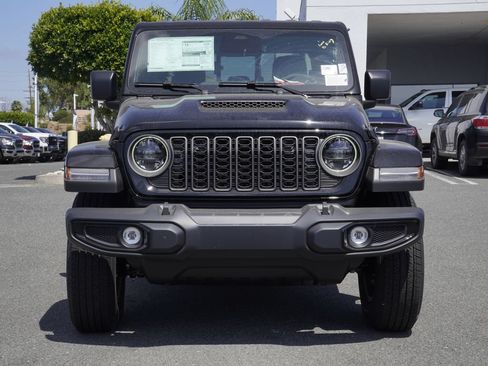 New 2026 Jeep Gladiator Sport AWD/4WD image 9