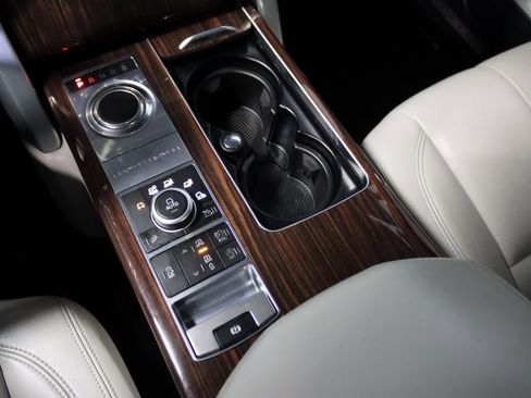 Used 2015 Land Rover Range Rover image 45