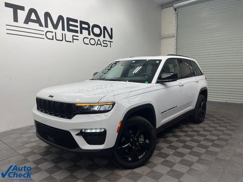 Used 2024 Jeep Grand Cherokee Limited w/ Black Appearance Package image 2