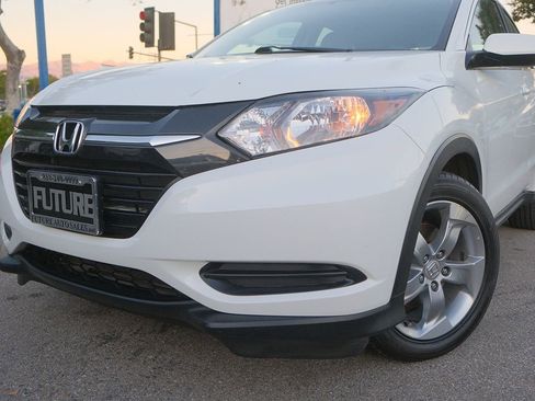 Used 2017 Honda HR-V LX image 8
