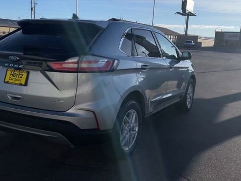 Used 2024 Ford Edge SEL w/ Convenience Package image 9