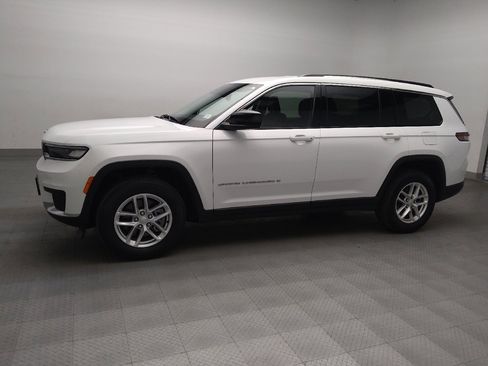 Used 2023 Jeep Grand Cherokee L Laredo image 2