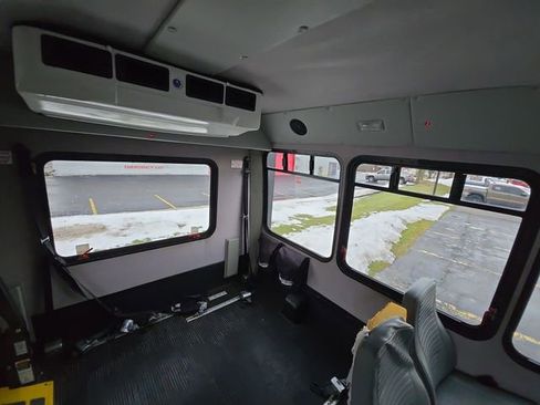 Used 2013 Chevrolet Express 3500 w/ Shuttle Bus Package RWD image 28
