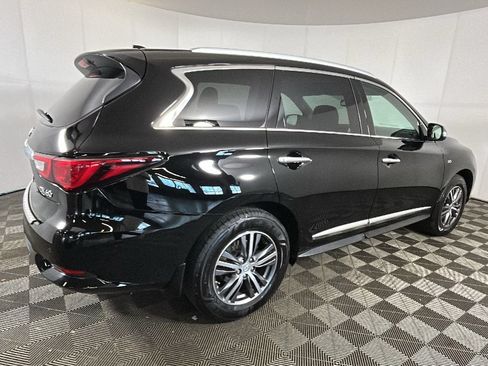Used 2017 INFINITI QX60 Luxe w/ Premium Plus Package AWD/4WD image 3