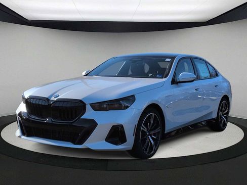 New 2026 BMW 550e xDrive AWD/4WD image 4