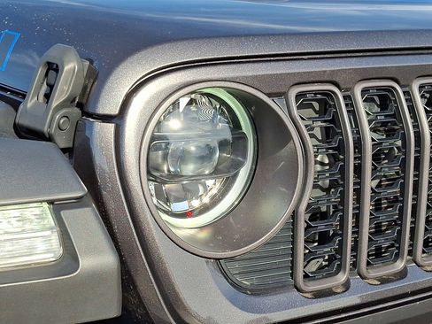 Used 2024 Jeep Wrangler Unlimited Rubicon 4xe w/ Convenience Group image 10