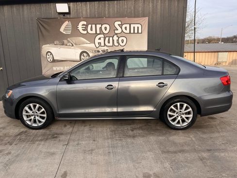 Used 2012 Volkswagen Jetta SE FWD image 4