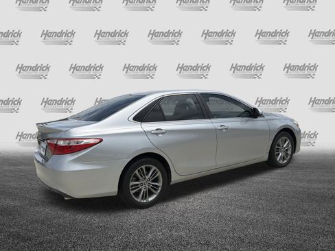 Used 2015 Toyota Camry SE FWD image 10