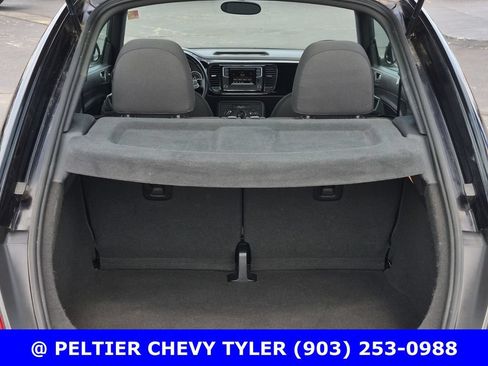 Used 2018 Volkswagen Beetle 2.0T S FWD image 8