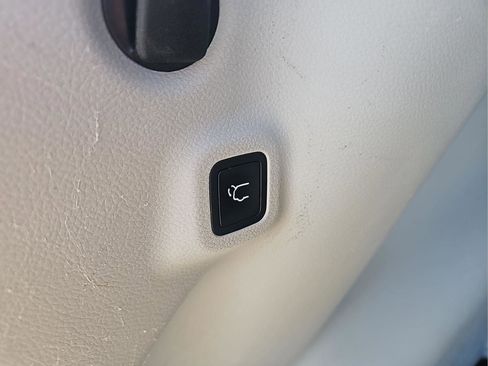 Used 2022 Jeep Compass Limited w/ Elite Group AWD/4WD image 11