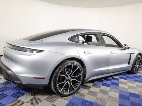 Used 2022 Porsche Taycan image 5