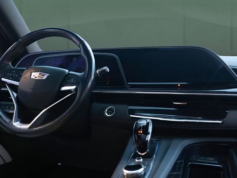 Used 2024 Cadillac Escalade ESV Sport w/ LPO, ONYX Package image 34