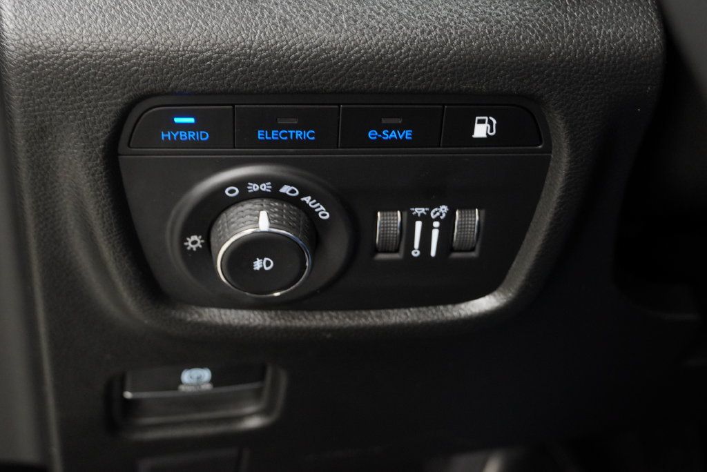 Used 2023 Jeep Grand Cherokee 4WD 4xe image 35