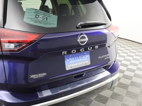 Used 2024 Nissan Rogue Platinum w/ Platinum Premium Package image 15