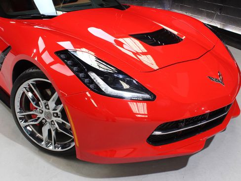 Used 2019 Chevrolet Corvette Stingray Convertible w/ 2LT Preferred Equipment Group image 13